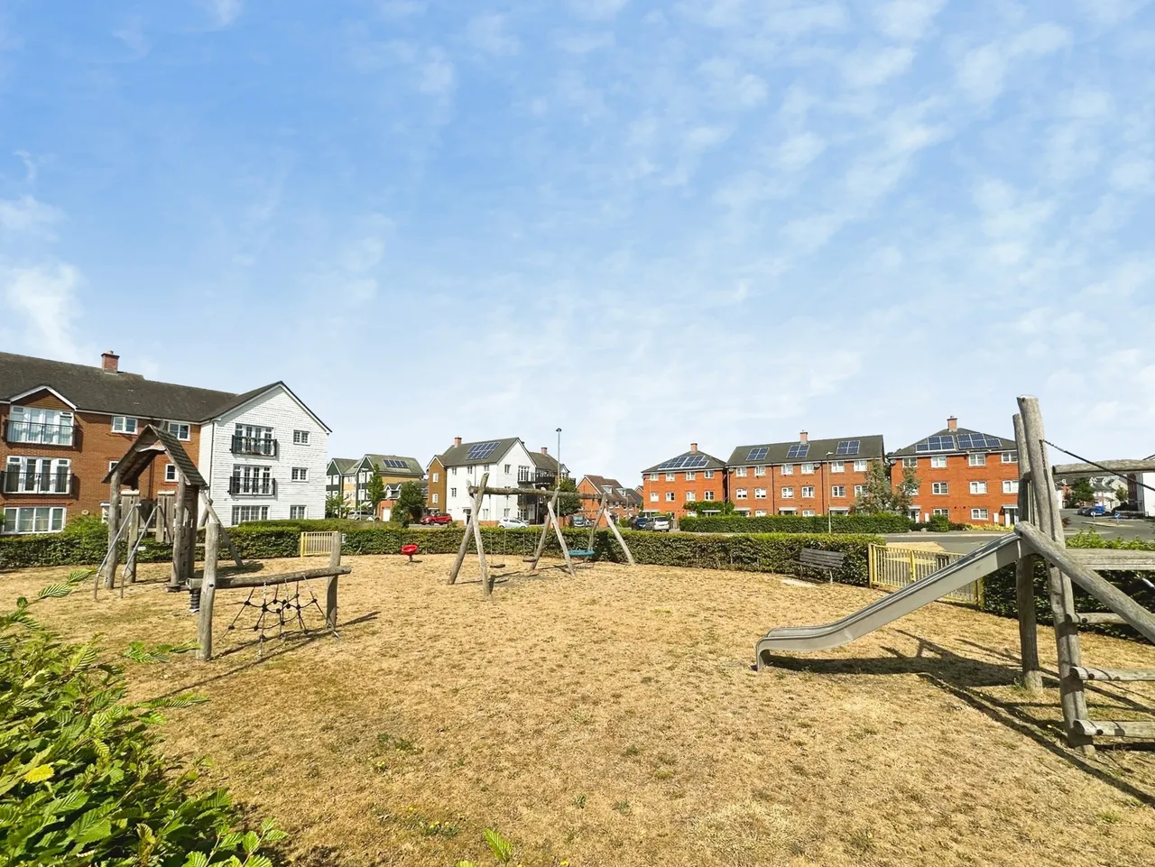 Jubilee Drive, Church Crookham, Fleet, Hampshire, GU52 8BQ, photo 6