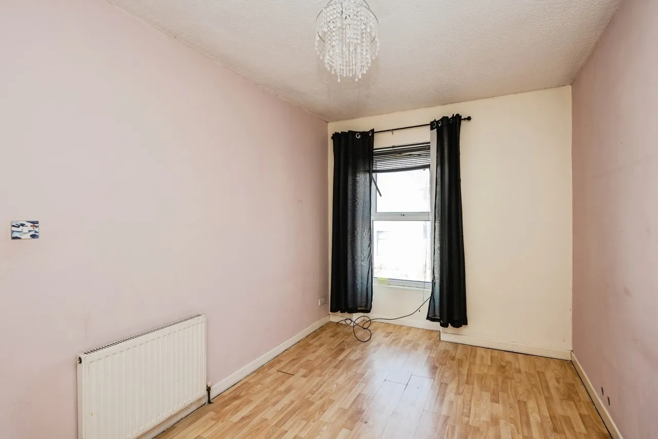 Brynallt Terrace, Llanelli, SA15, photo 11