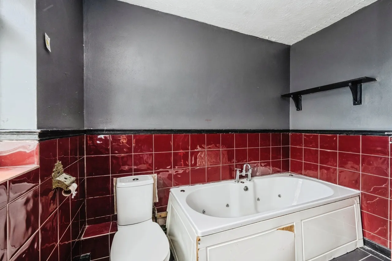 Brynallt Terrace, Llanelli, SA15, photo 7
