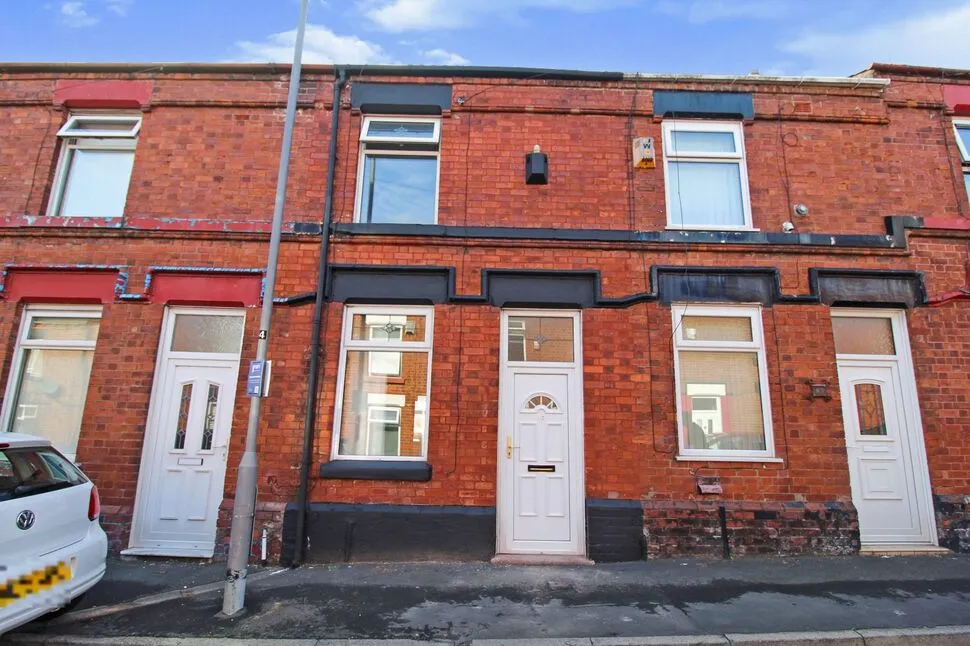 2 bed house to rent — Bruce Street, St. Helens, Merseyside, WA10