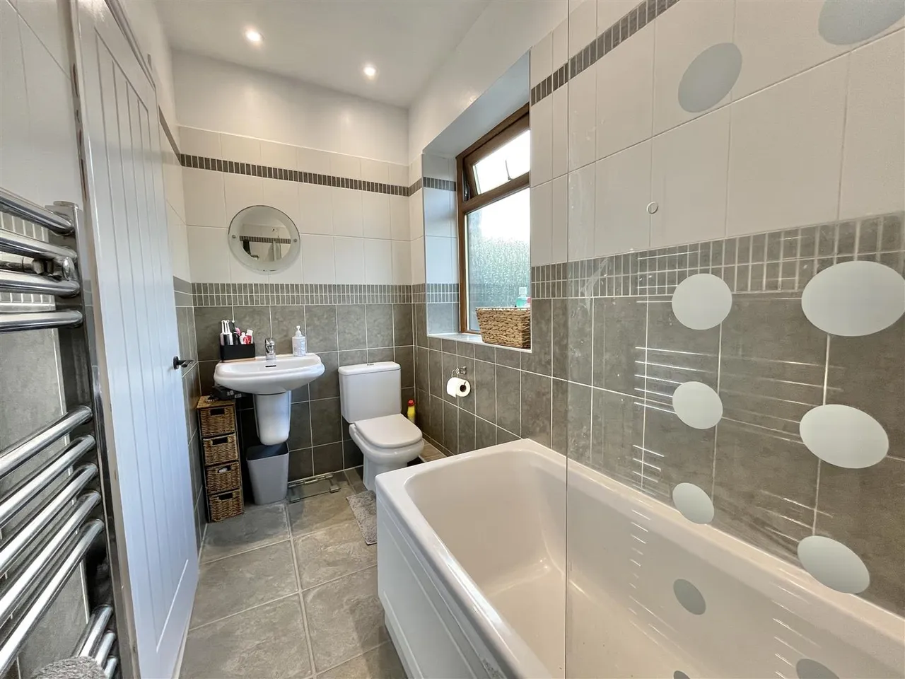 Park Road, Glossop, SK13, photo 10