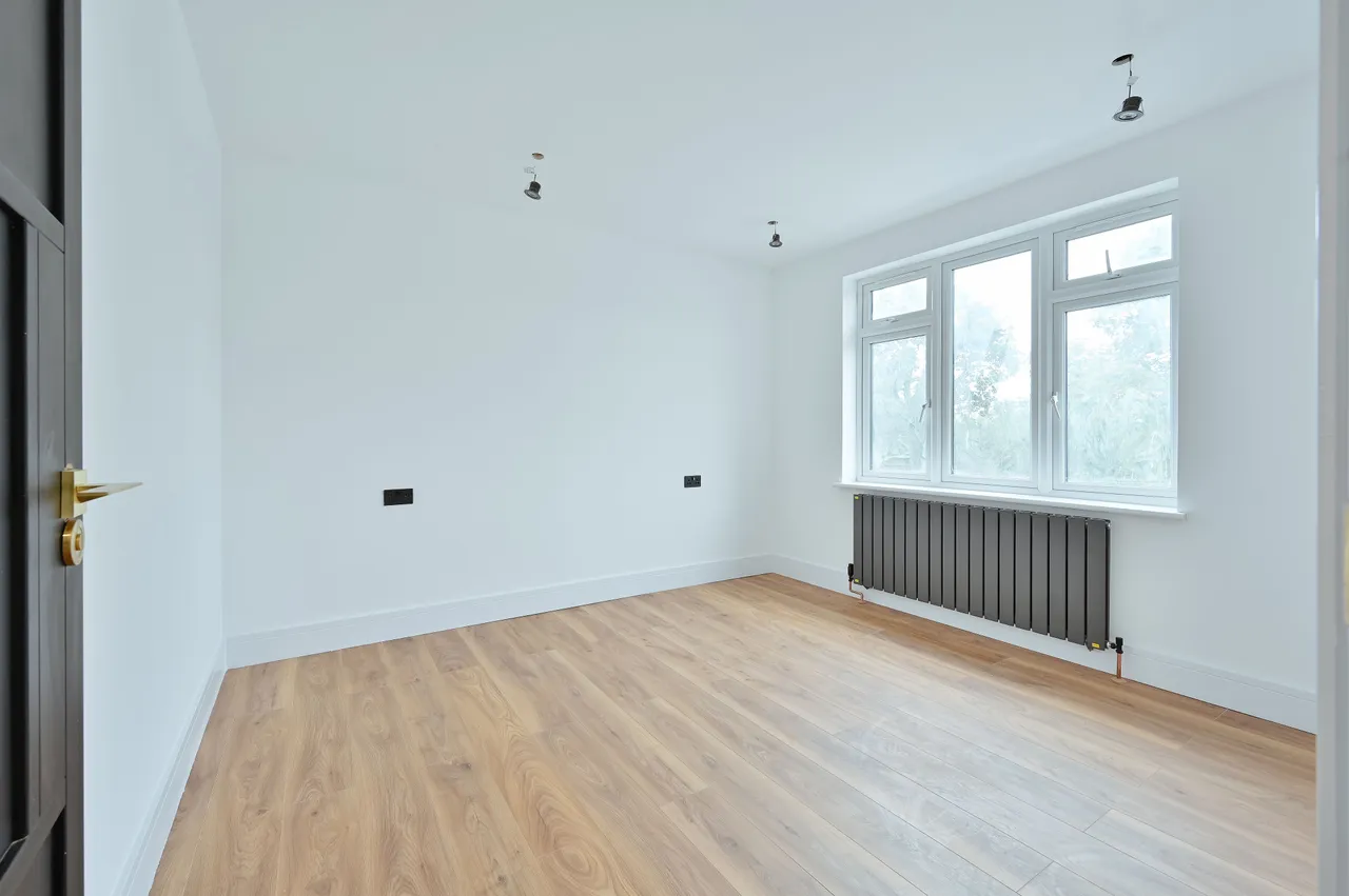 Northolt, UB5, photo 13