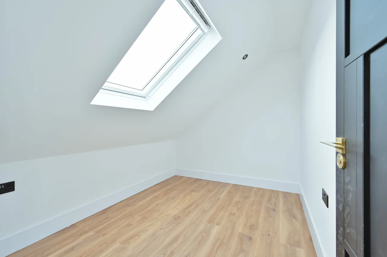 Northolt, UB5, photo 9