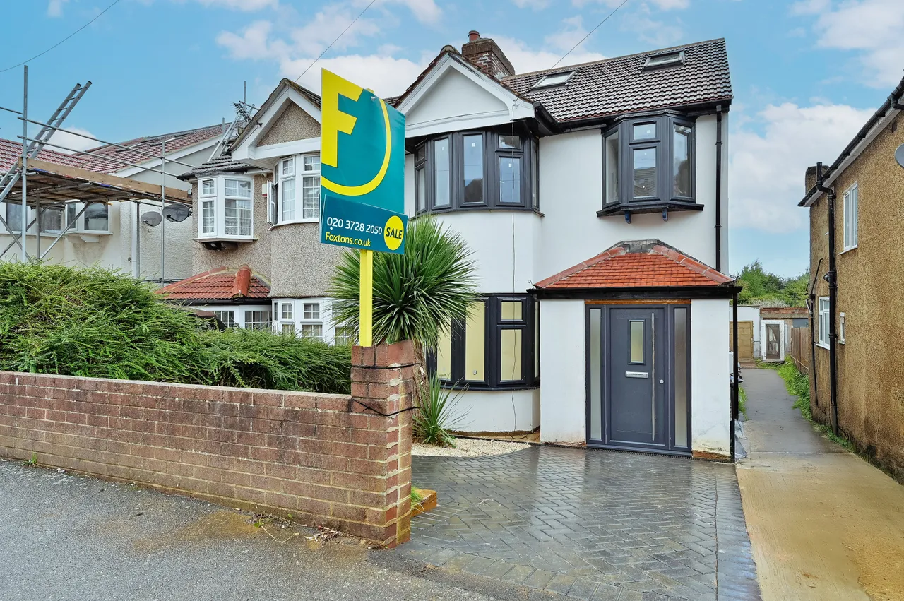 Northolt, UB5, photo 22