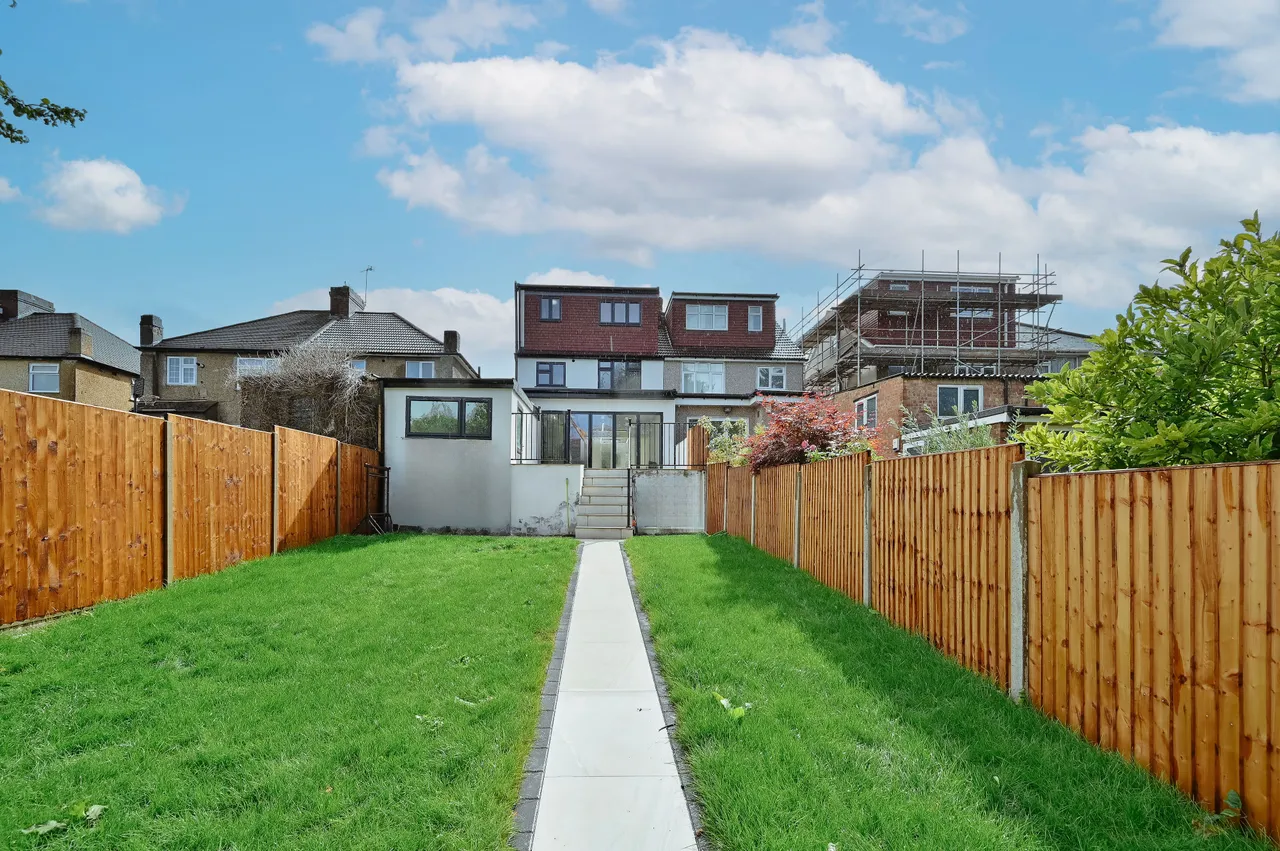 Northolt, UB5, photo 18
