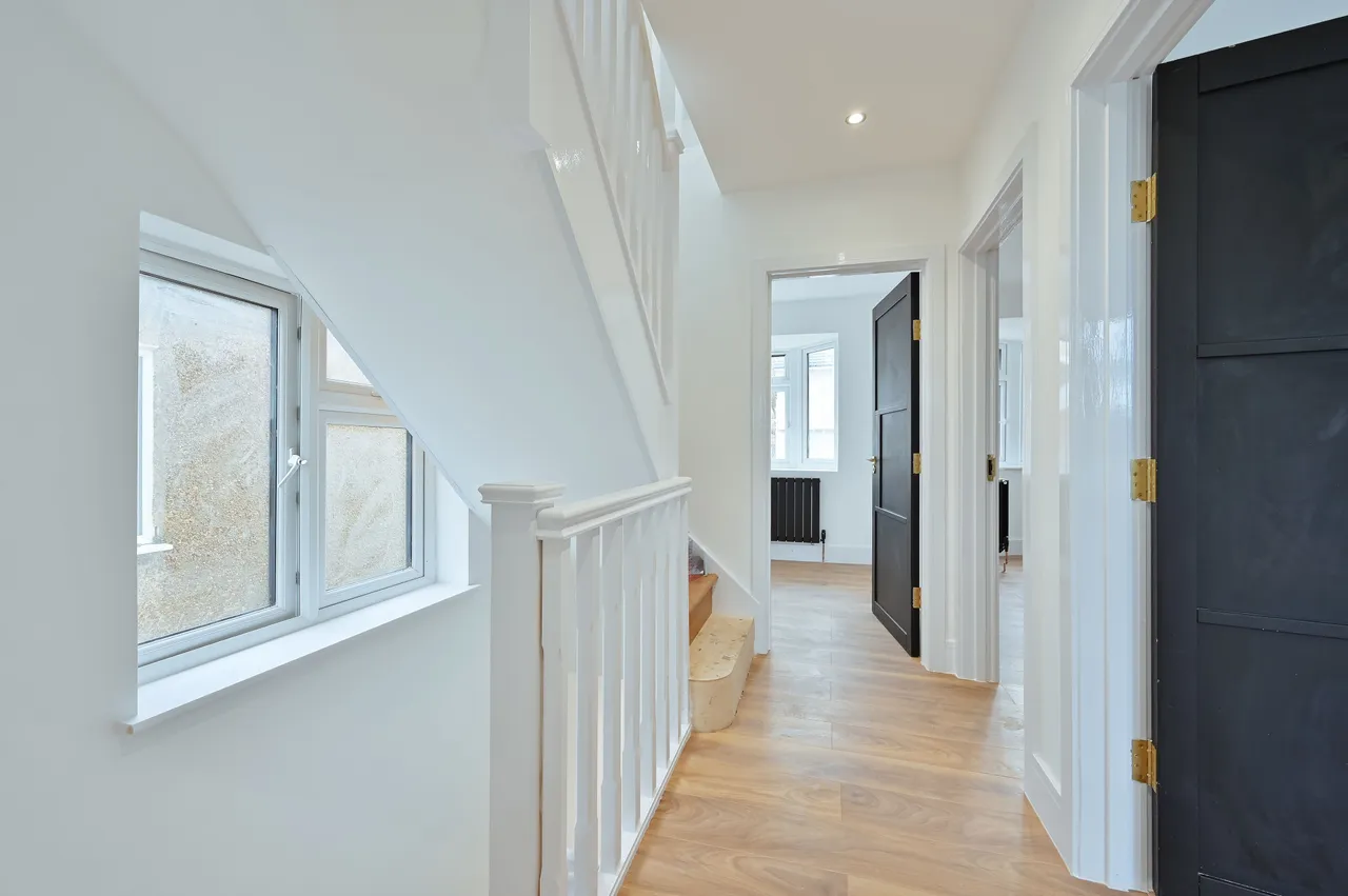 Northolt, UB5, photo 16