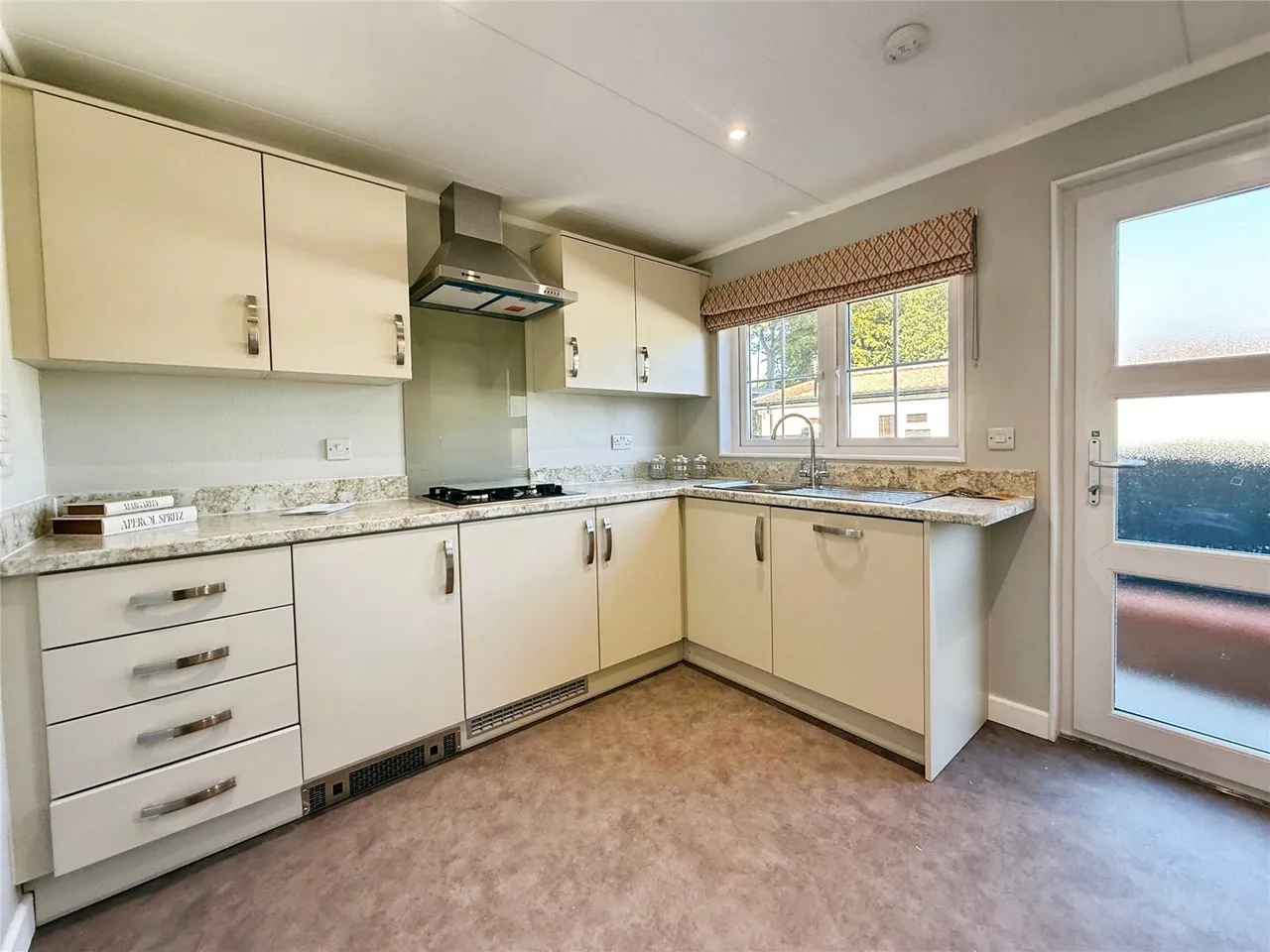Brownfield Gardens, Maidenhead, Berkshire, SL6 2RL, photo 3