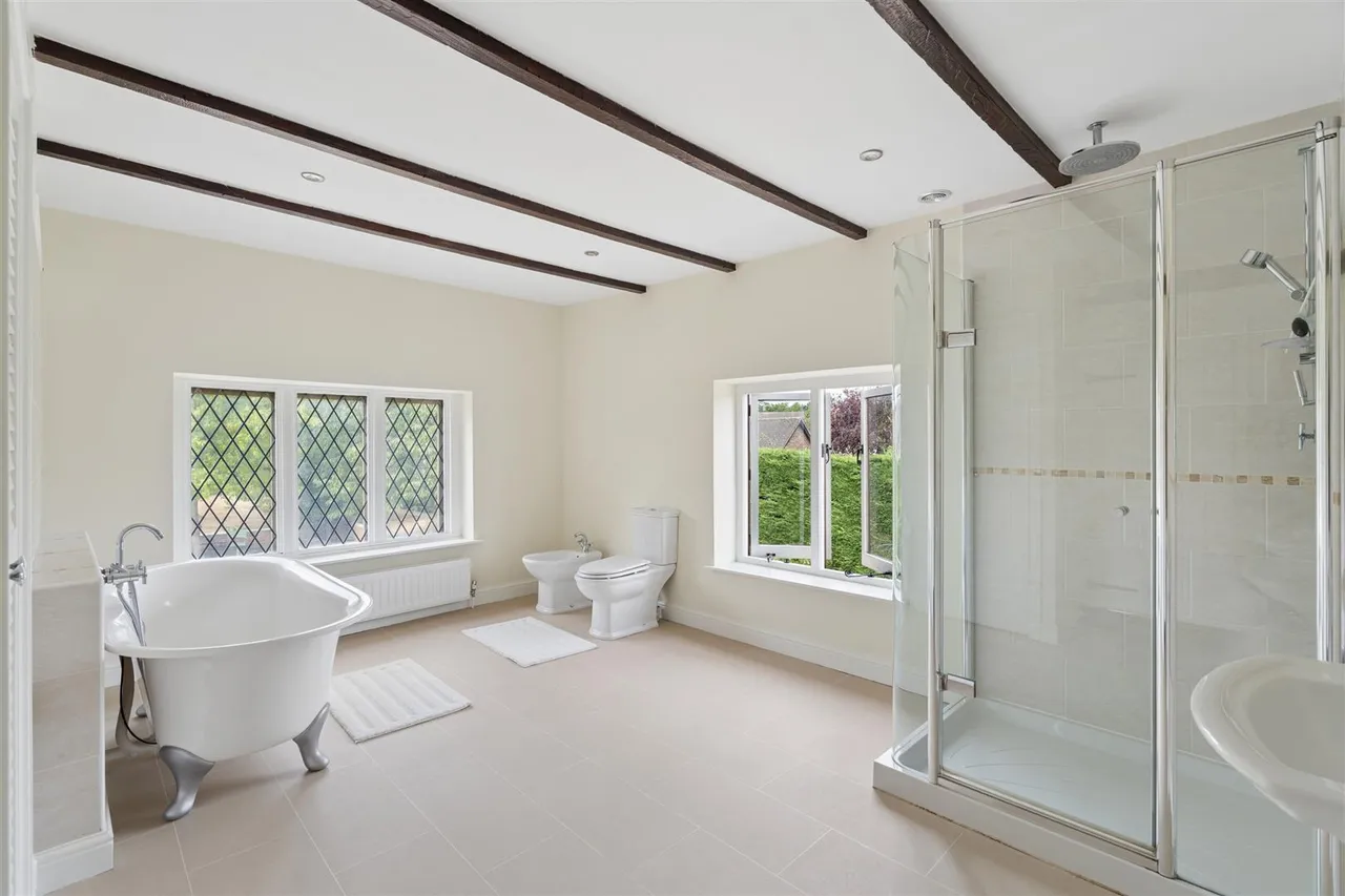 The Green, Loughton, photo 14