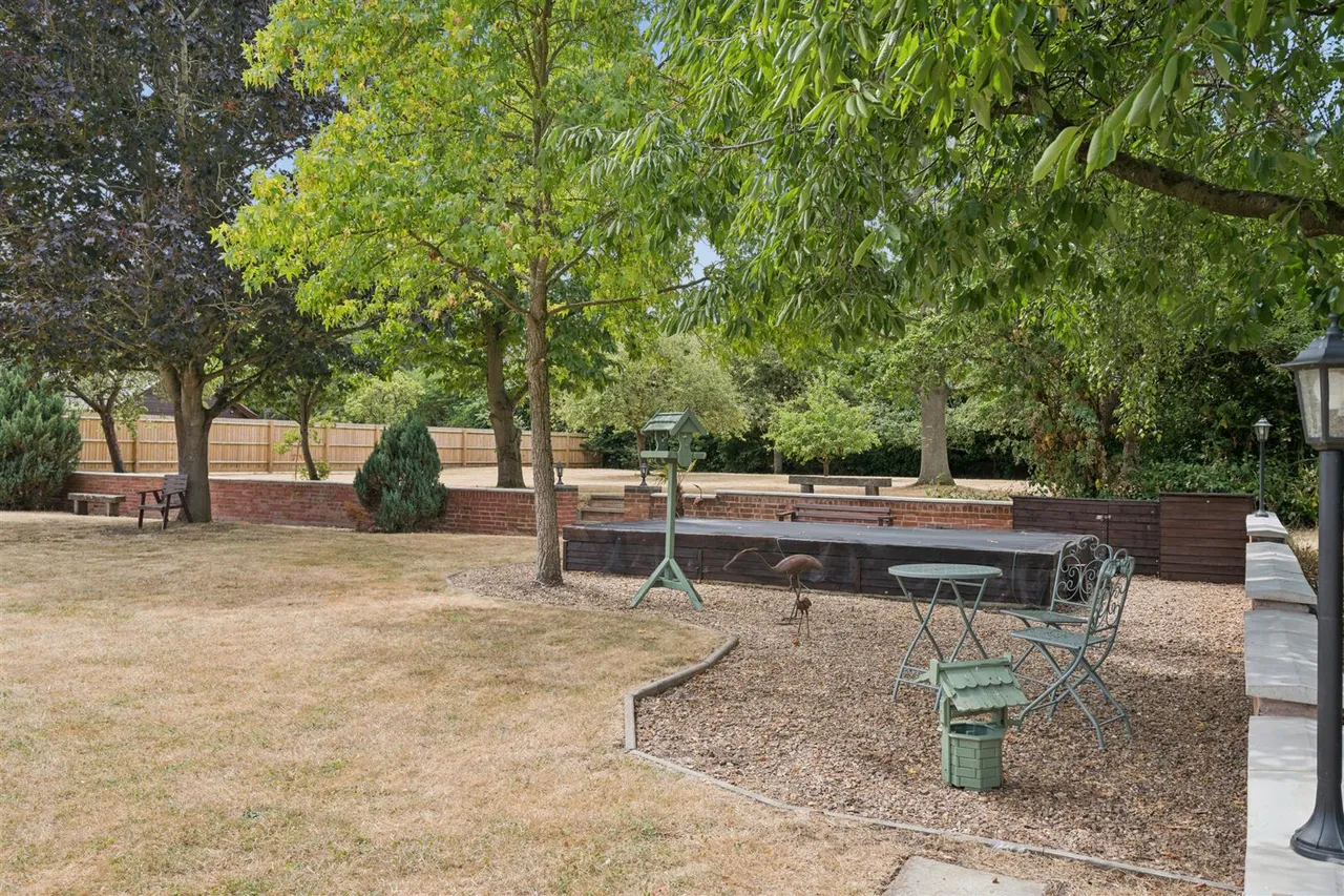 The Green, Loughton, photo 24