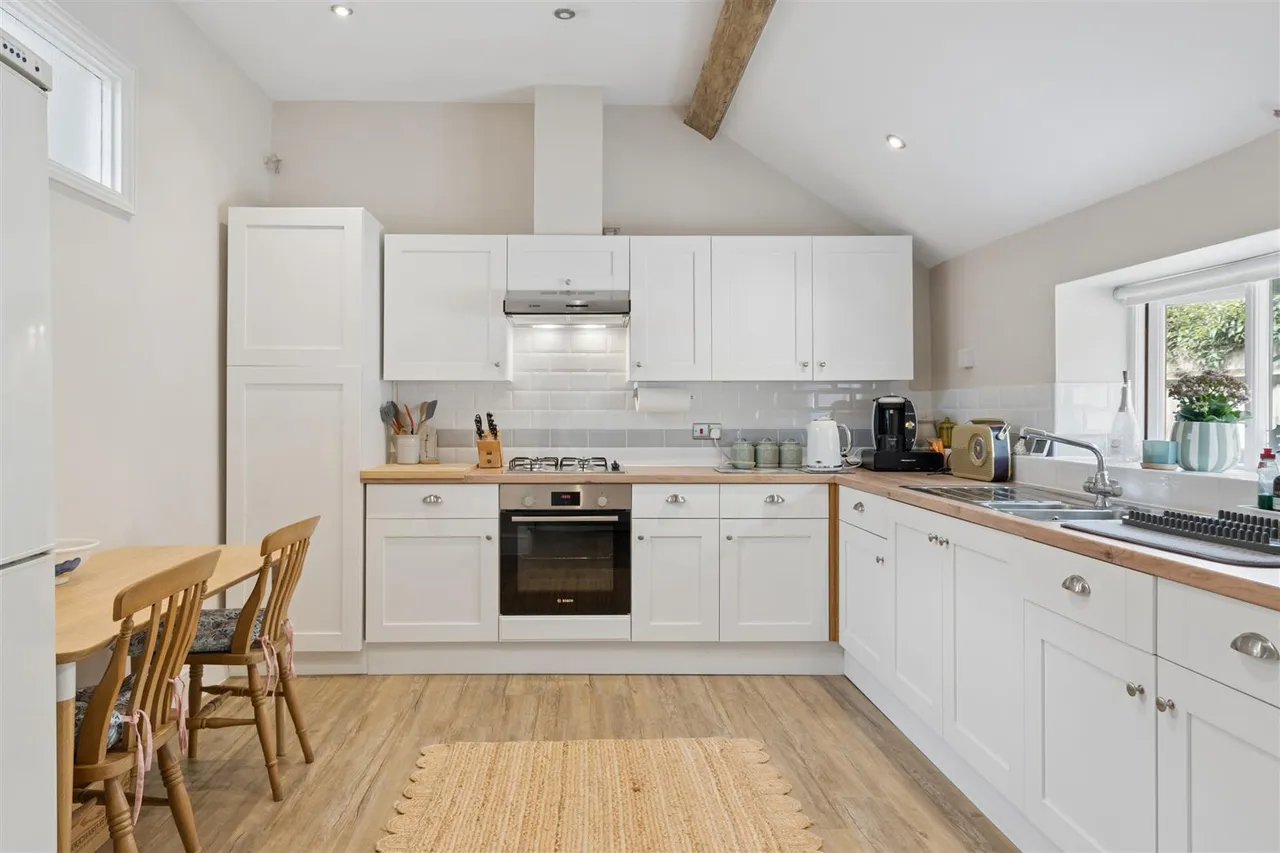 The Green, Loughton, photo 33