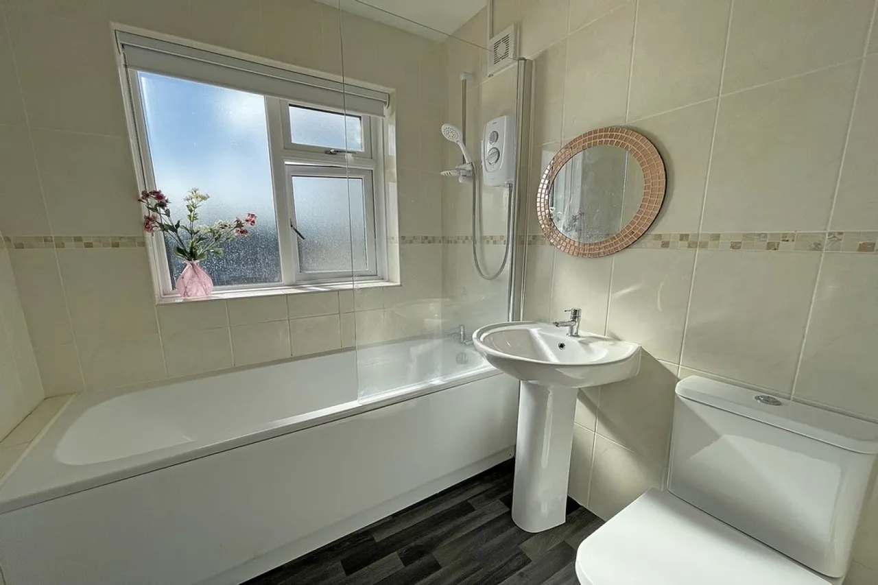 Moorhill Road, Whitnash, CV31, photo 10