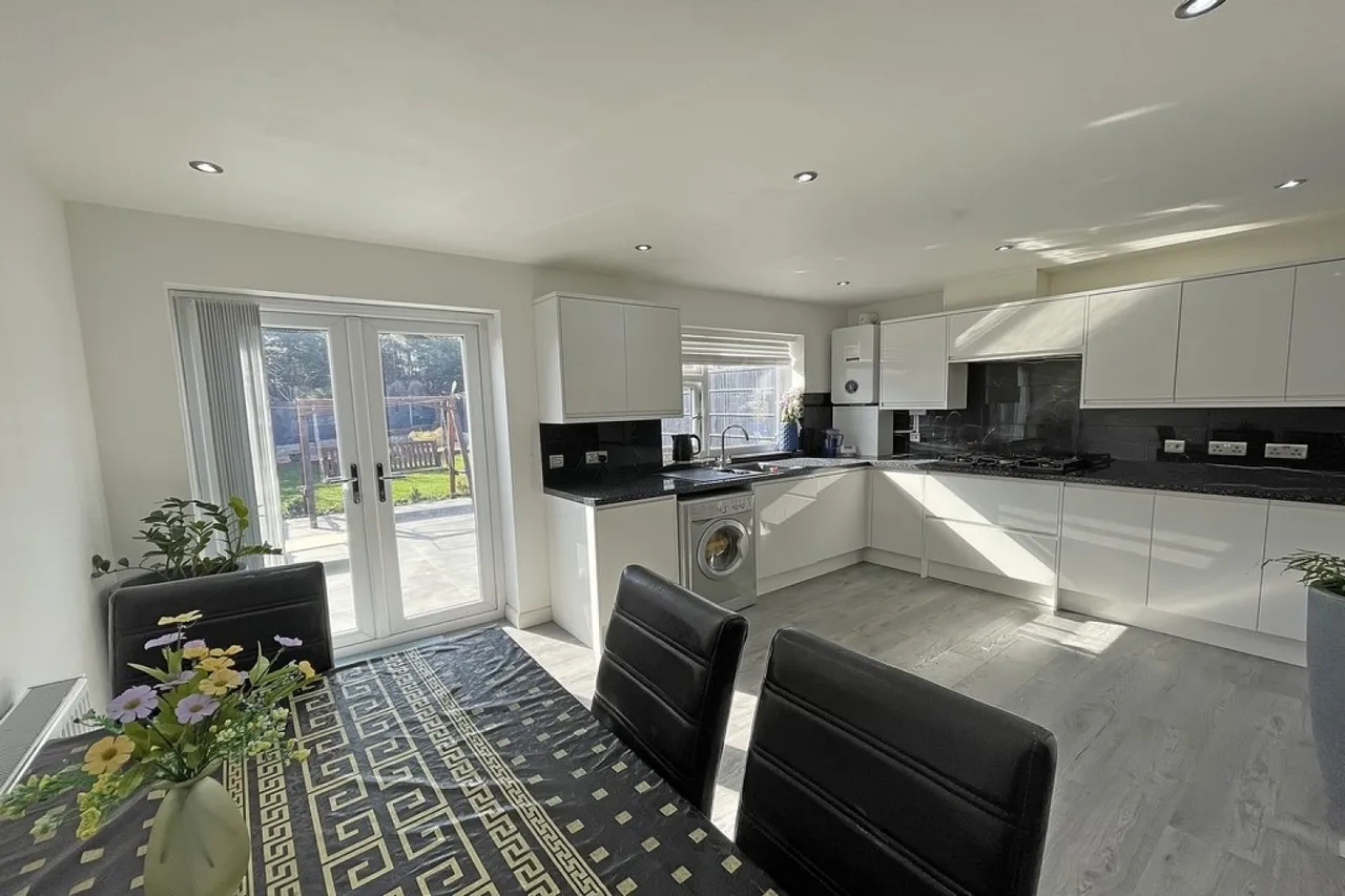 Moorhill Road, Whitnash, CV31, photo 4