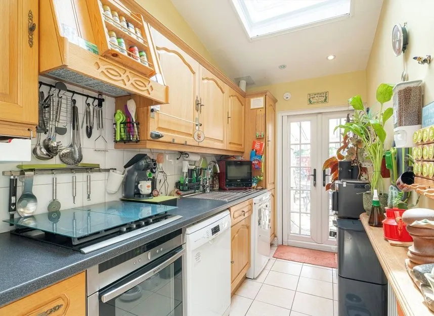The Avenue, Sunbury-On-Thames, TW16, photo 6