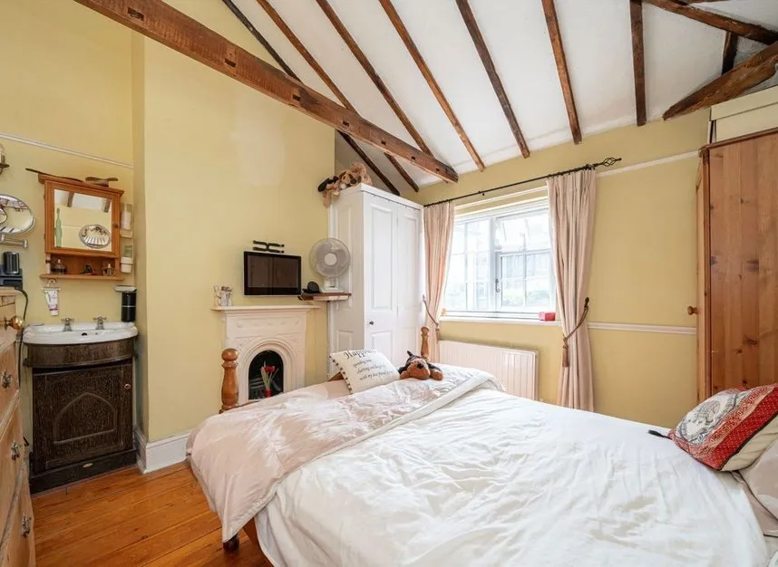 The Avenue, Sunbury-On-Thames, TW16, photo 3