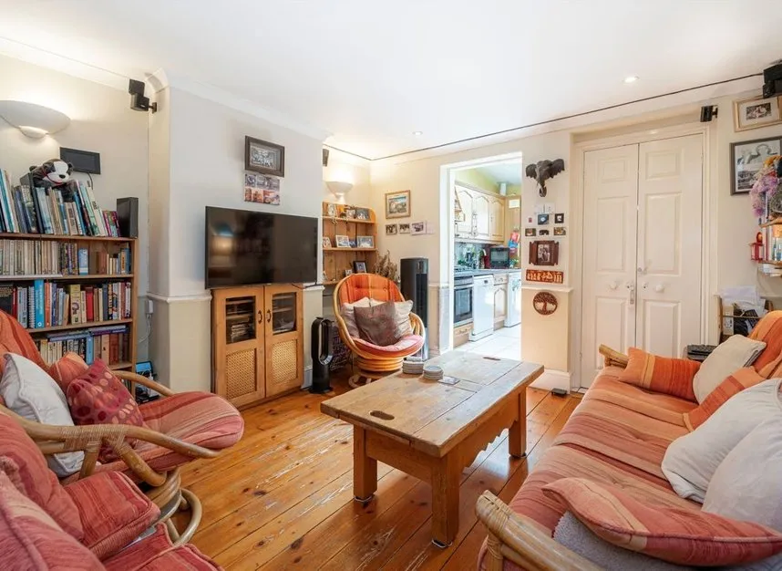 The Avenue, Sunbury-On-Thames, TW16, photo 5