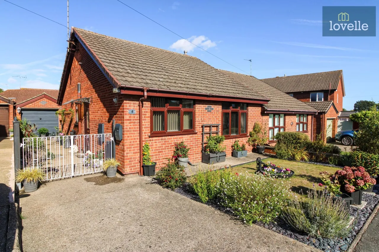 2 bed house for sale, Buckingham Road, Louth, LN11
