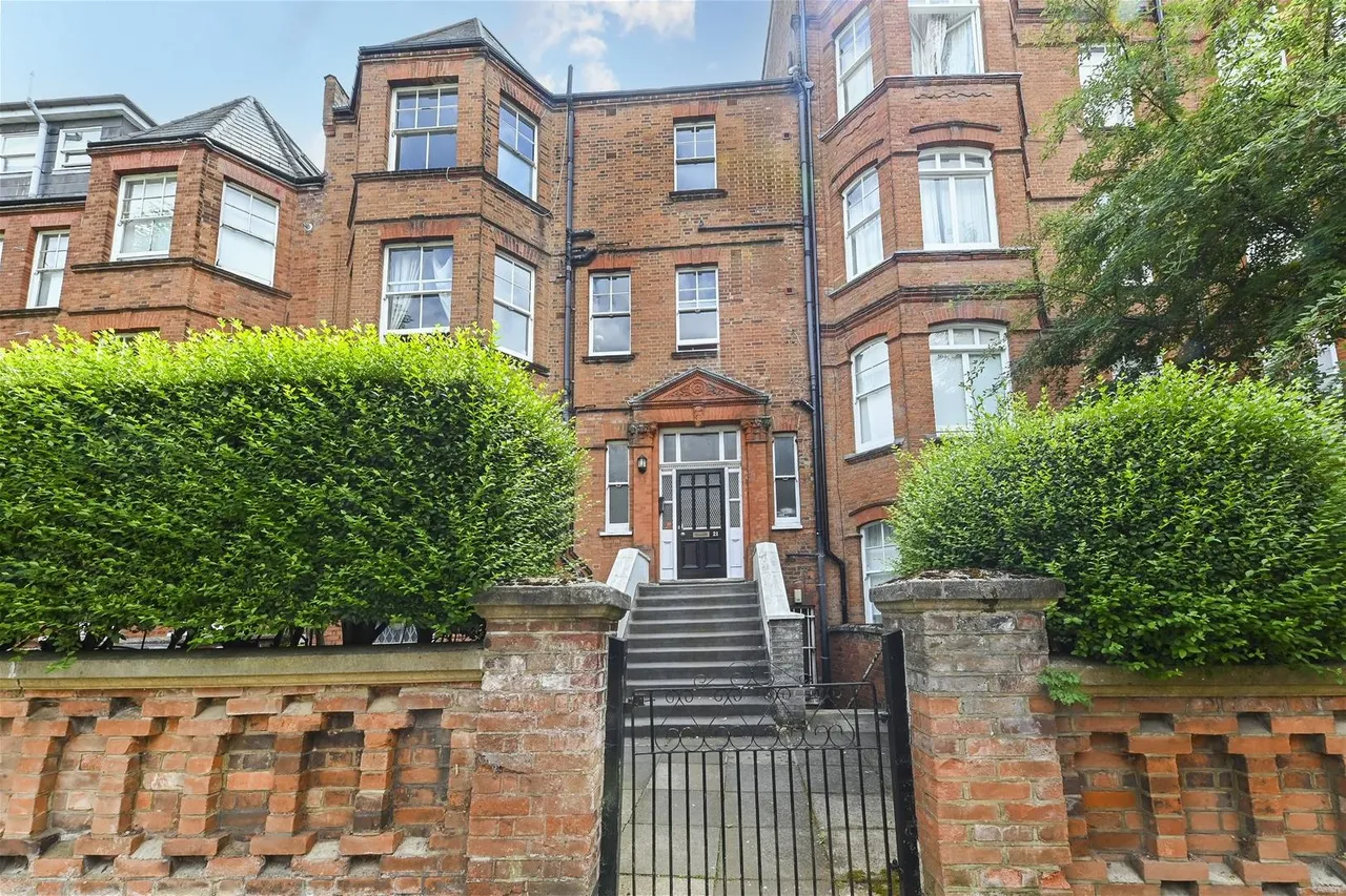 Compayne Gardens, London NW6 3DG, photo 5