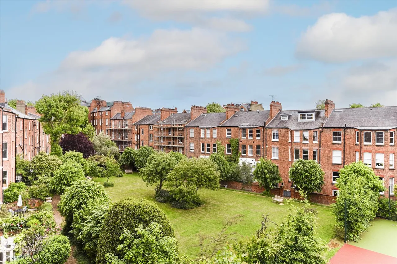 Compayne Gardens, London NW6 3DG, photo 12