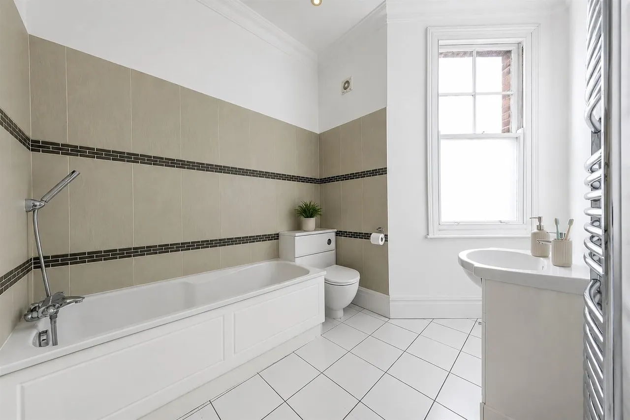 Compayne Gardens, London NW6 3DG, photo 8
