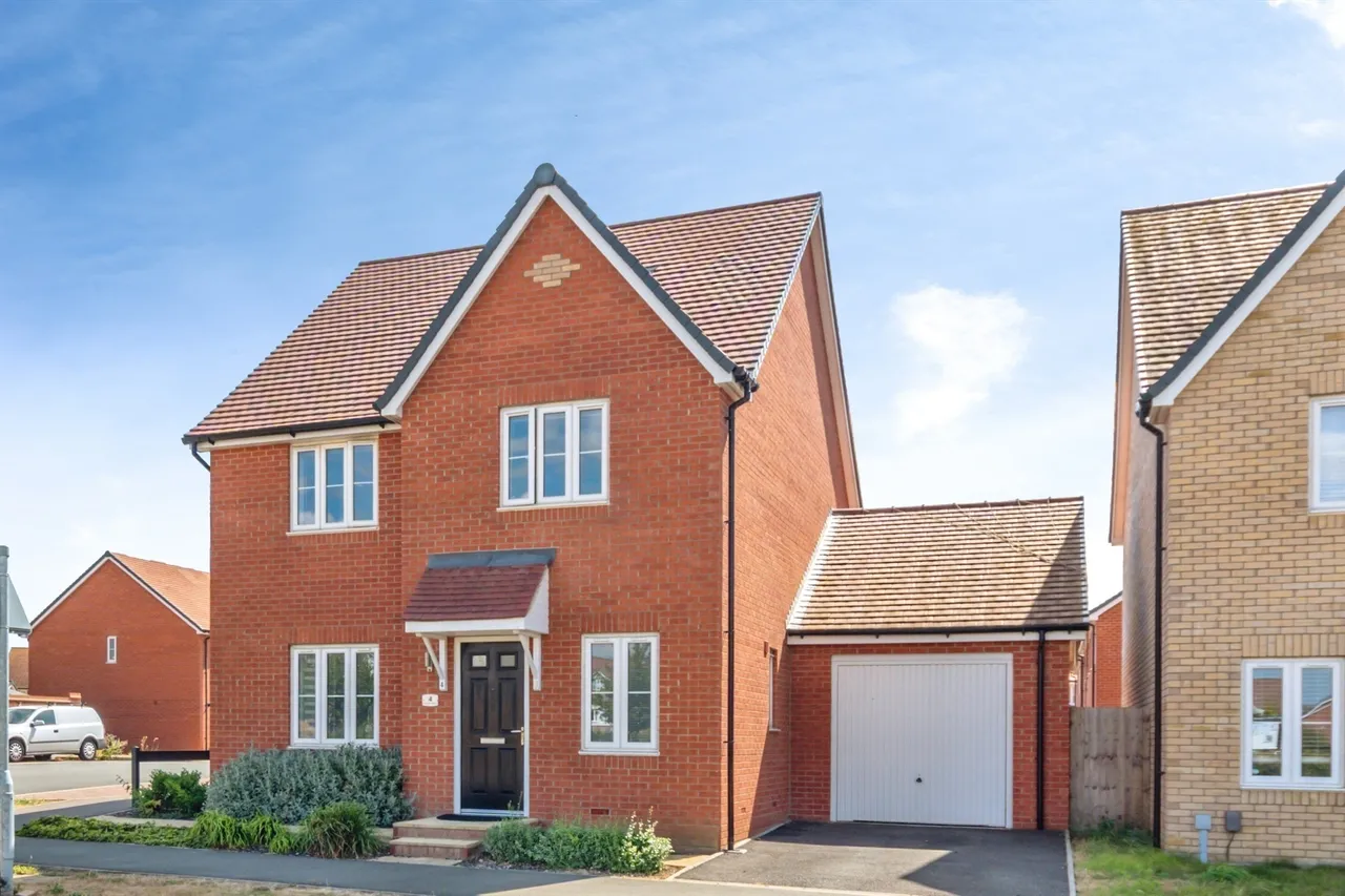 4 bed house for sale — Four Acre Drive, Houghton Conquest, Bedford
