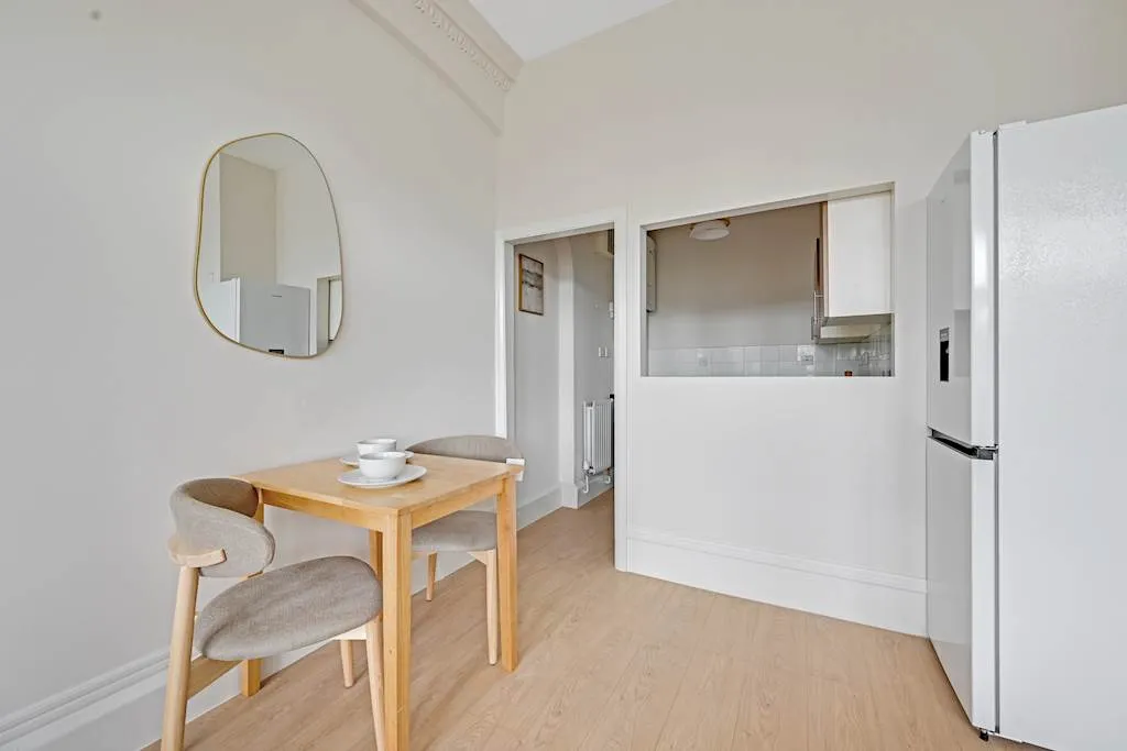 Earls Court Road, Earls Court, SW5, photo 7