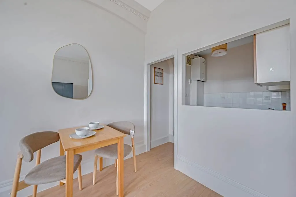 Earls Court Road, Earls Court, SW5, photo 16