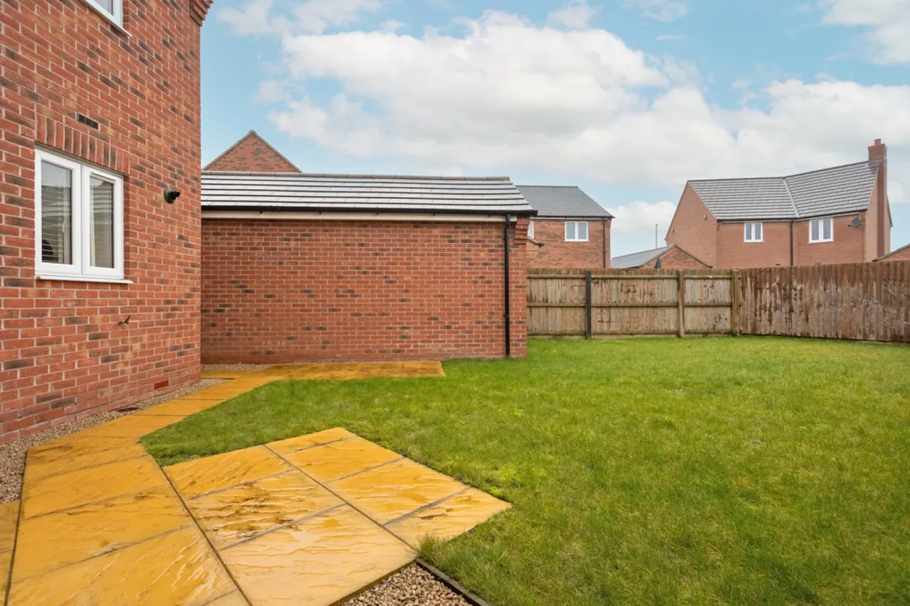 Webb Drive, Castle Donington, photo 12