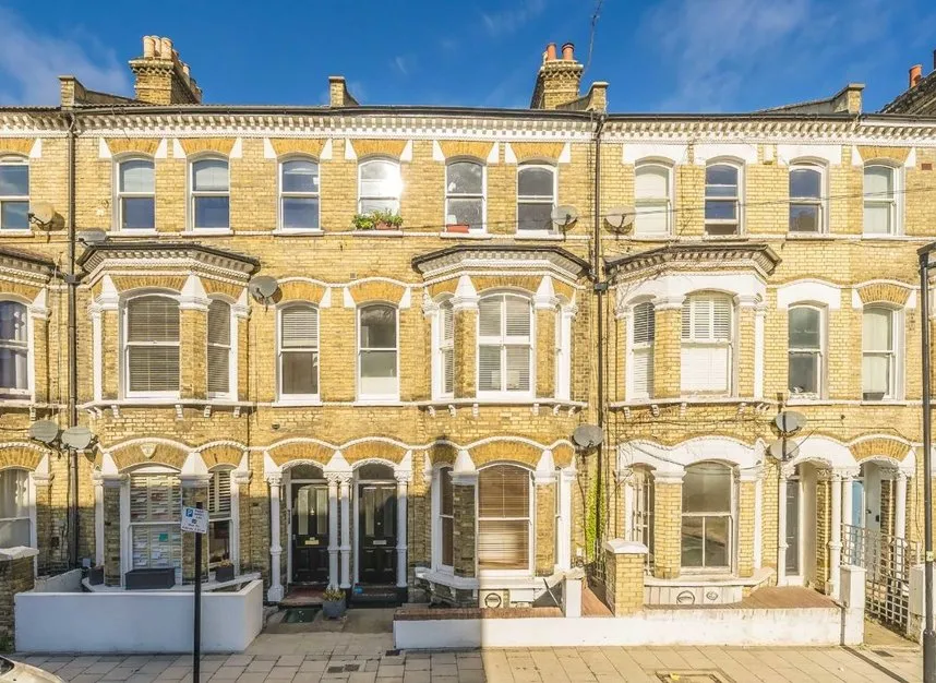 2 bed flat to rent, Tregothnan Road, Stockwell, SW9