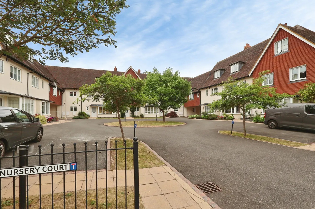 2 bed flat for sale — Nursery Court, Nevells Yard, Letchworth