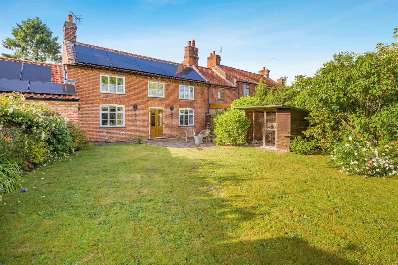 4 bed character property for sale, Lock Road, Honing, NR28