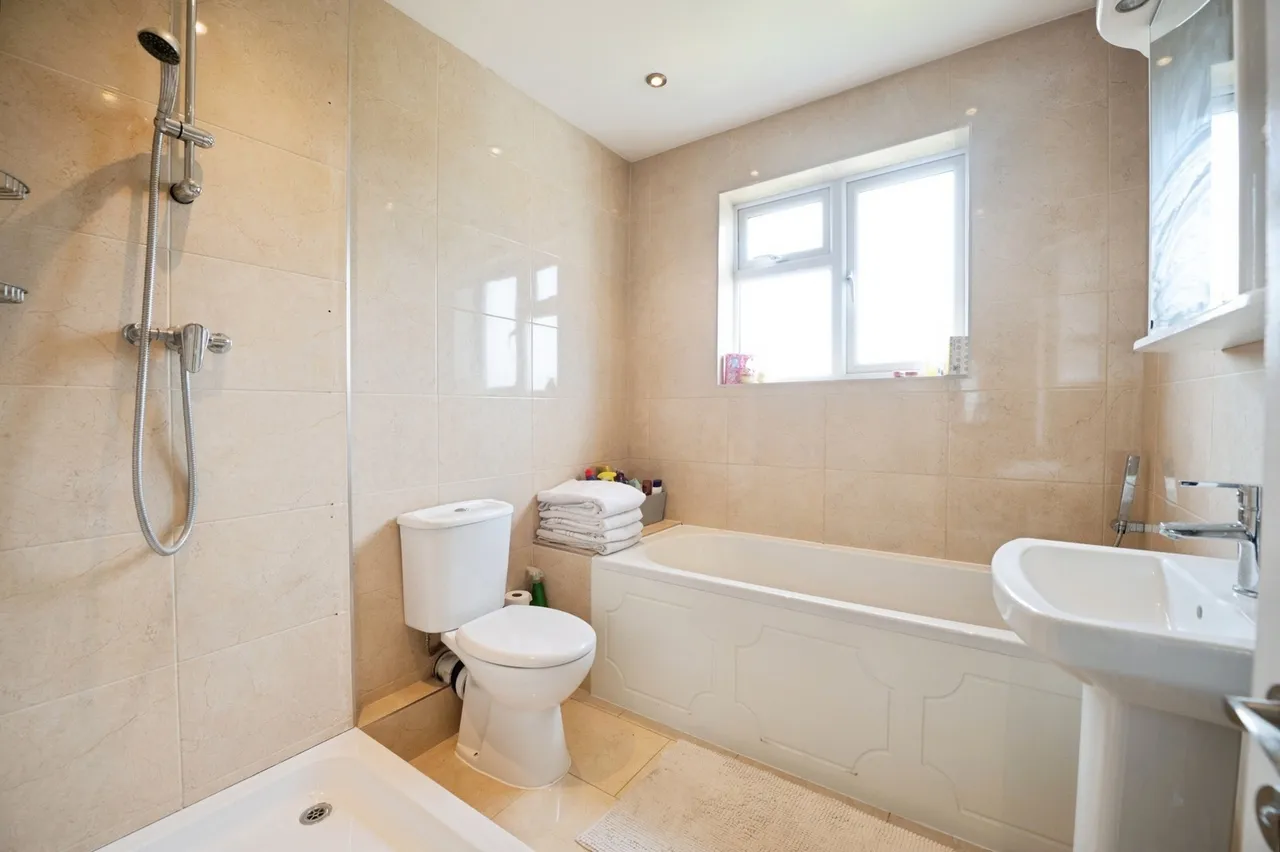Clockhouse Lane, Romford, RM5, photo 22