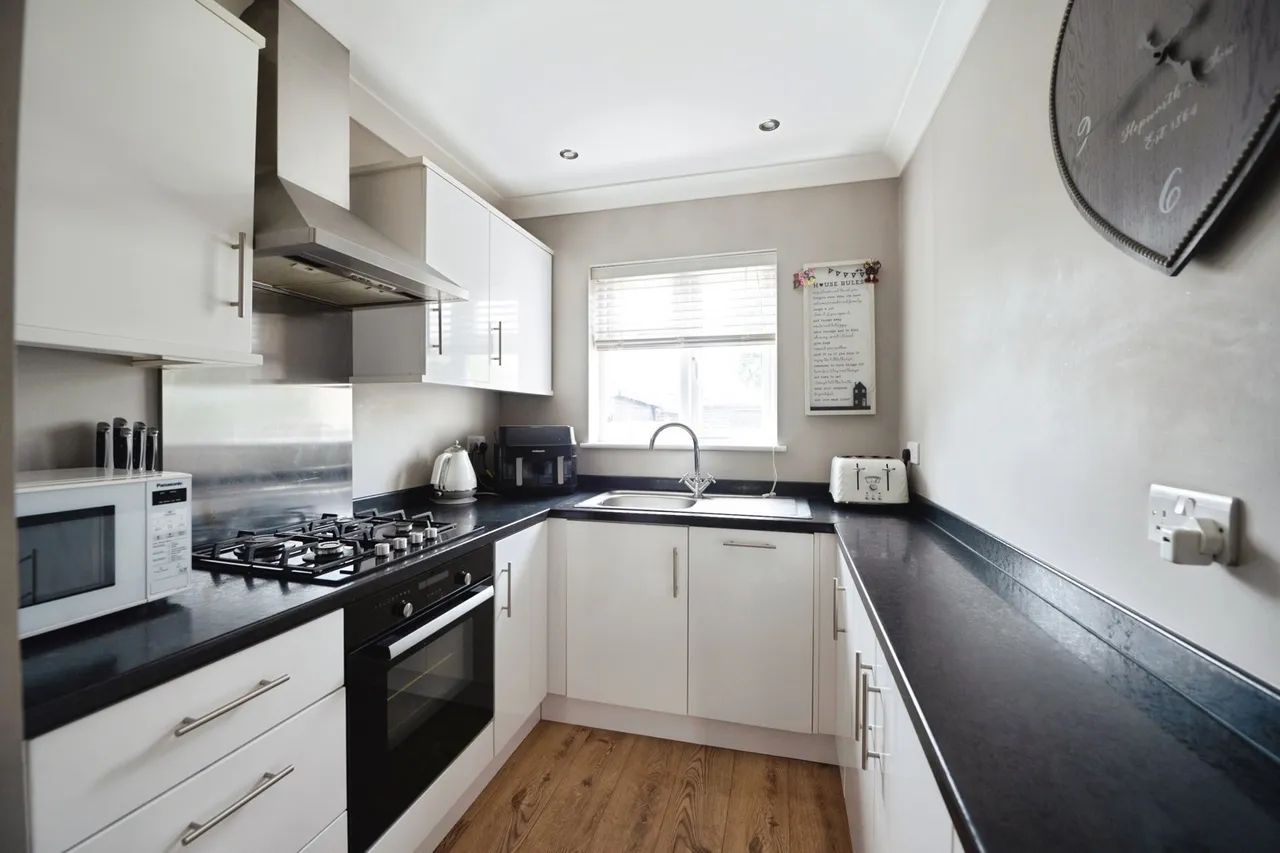 Clockhouse Lane, Romford, RM5, photo 12