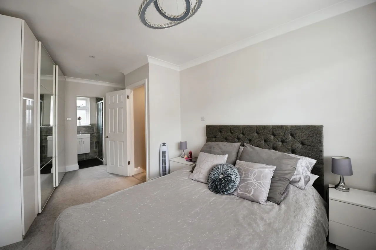 Clockhouse Lane, Romford, RM5, photo 15