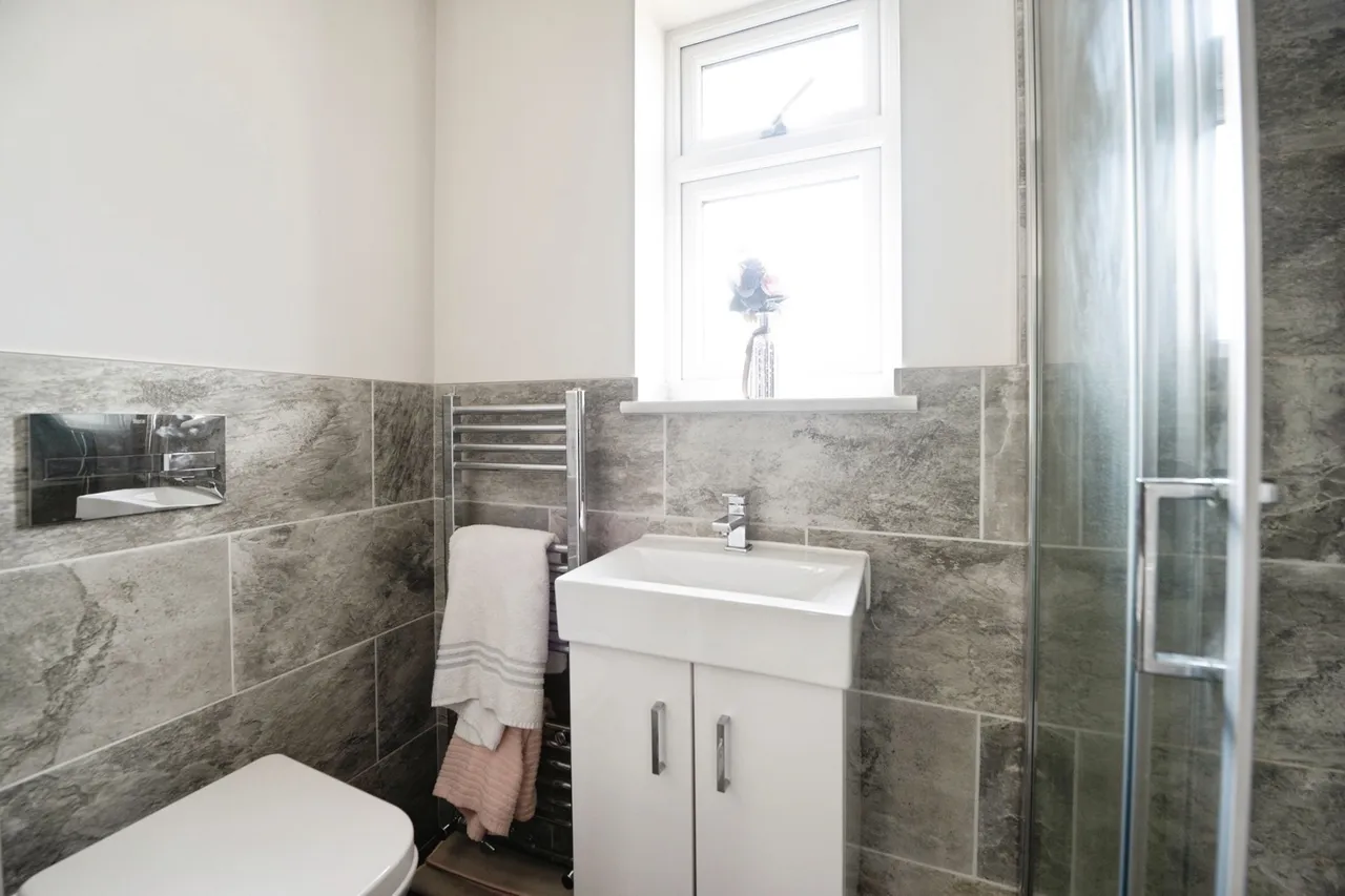 Clockhouse Lane, Romford, RM5, photo 16