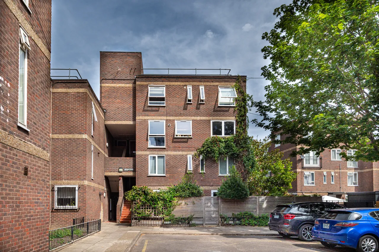 1 bed flat for sale — 52 Nelson Gardens, London