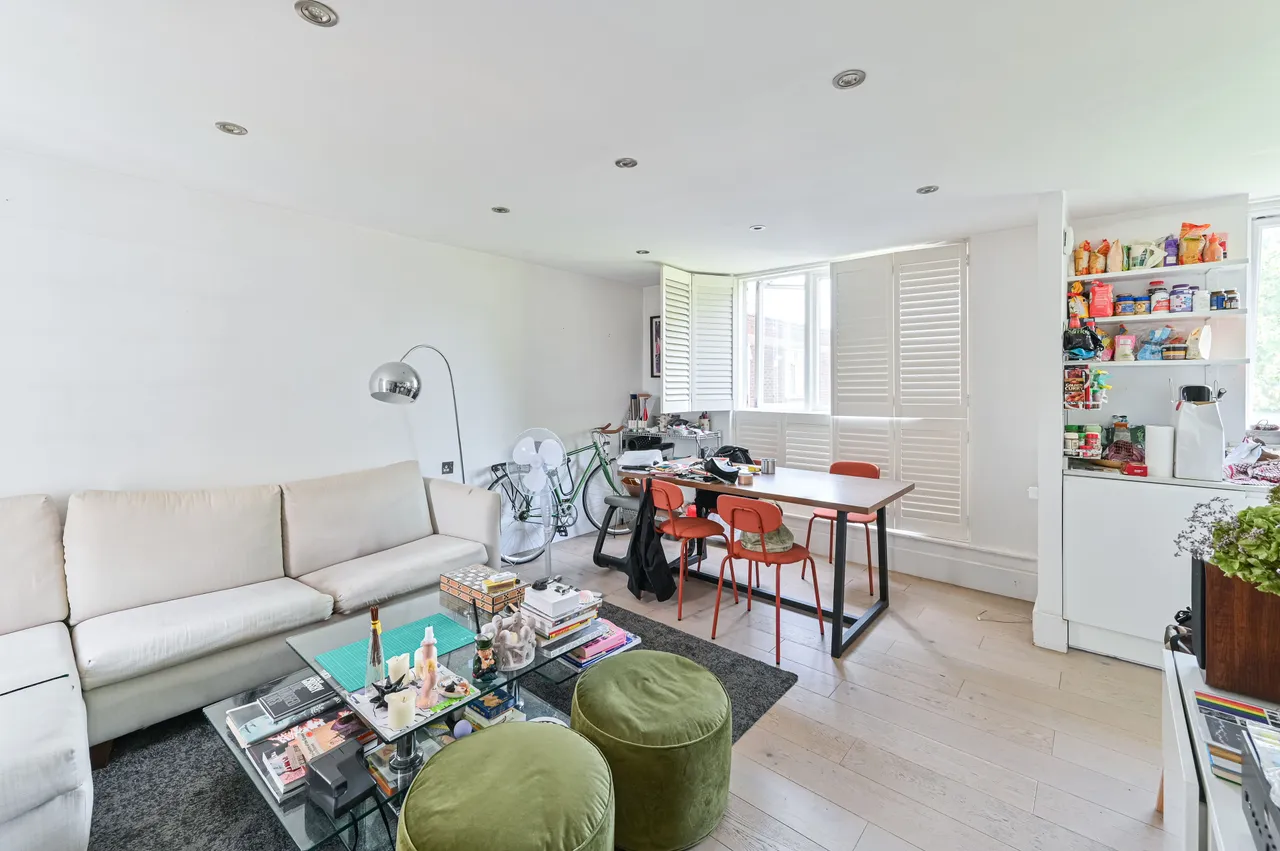 52 Nelson Gardens, London, photo 2