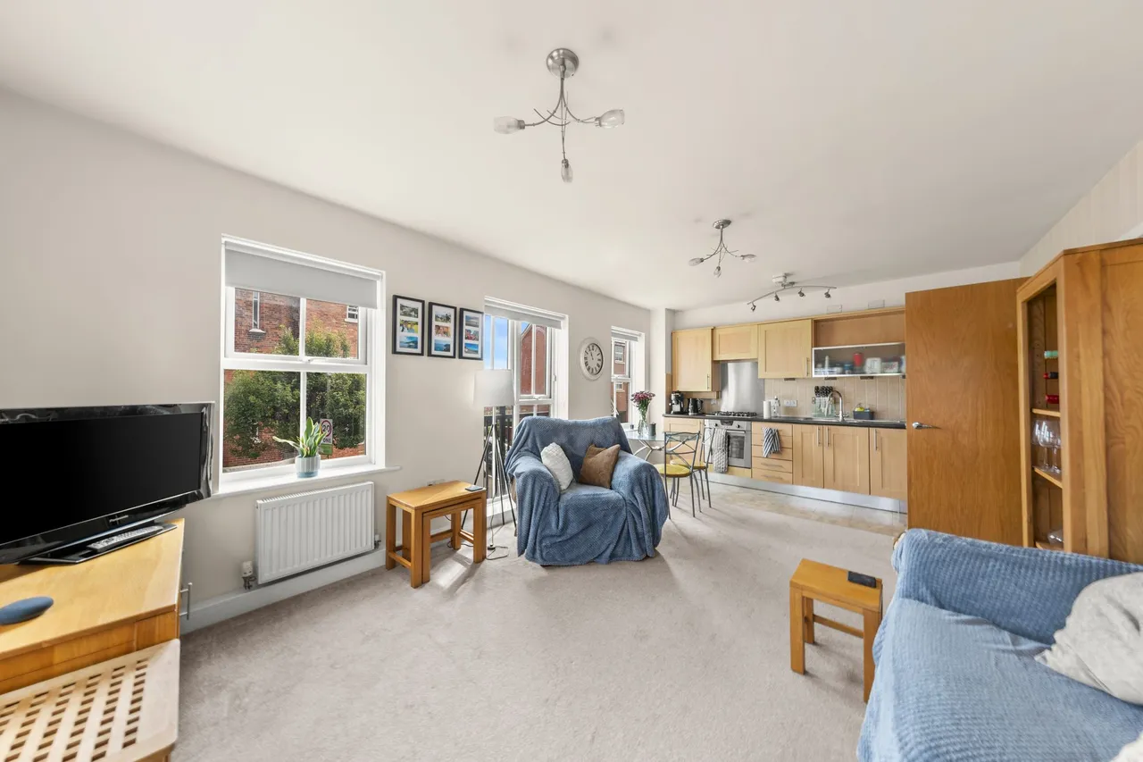 Pinders Farm Drive, Warrington, WA1, photo 3