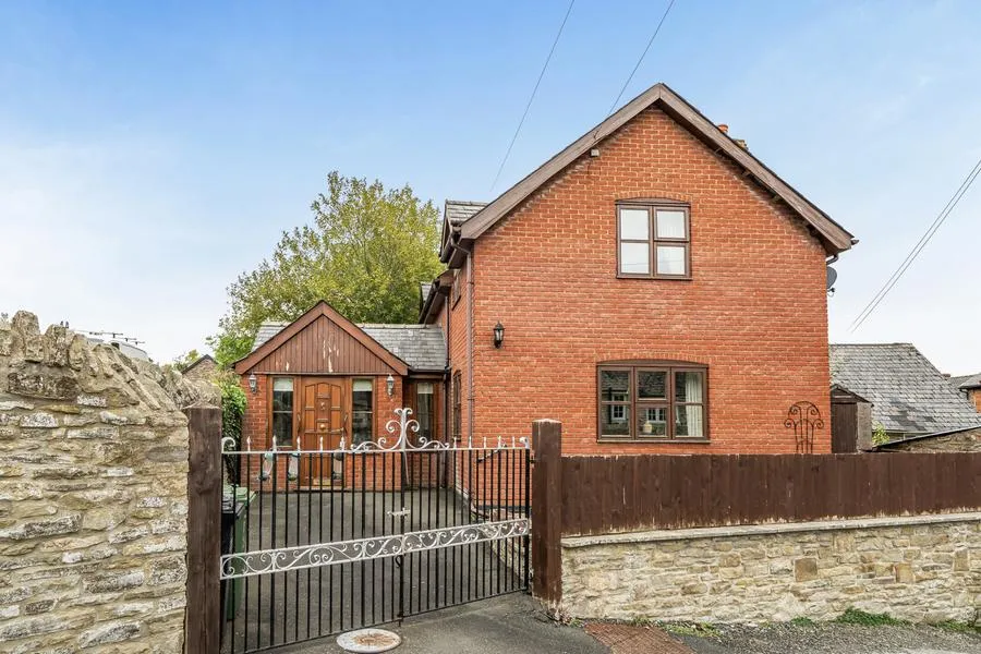 2 bed house for sale, Lower Cross, Kington, HR5