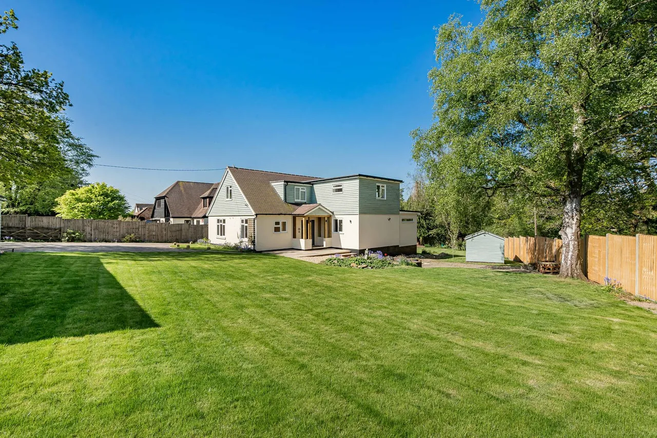 4 bed house for sale, Windsor Road, Medstead, GU34