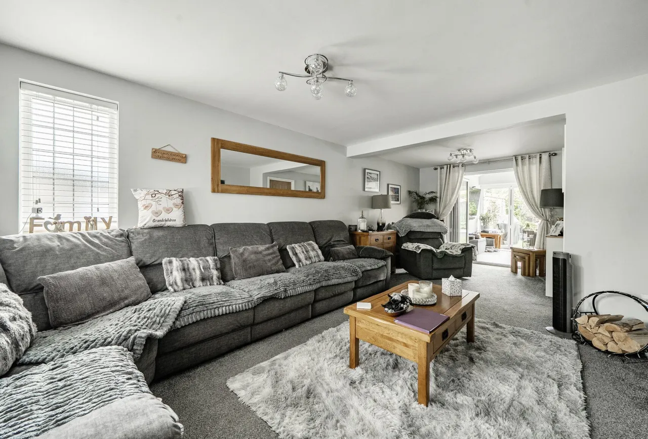 Chedworth Drive, Witney, OX28 5FS, photo 9