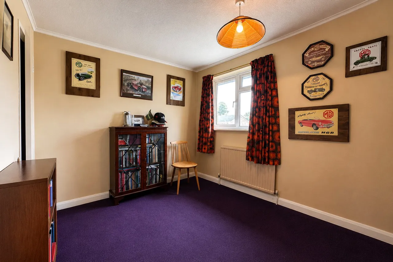 Chatsworth Road, Farnborough, GU14, photo 7