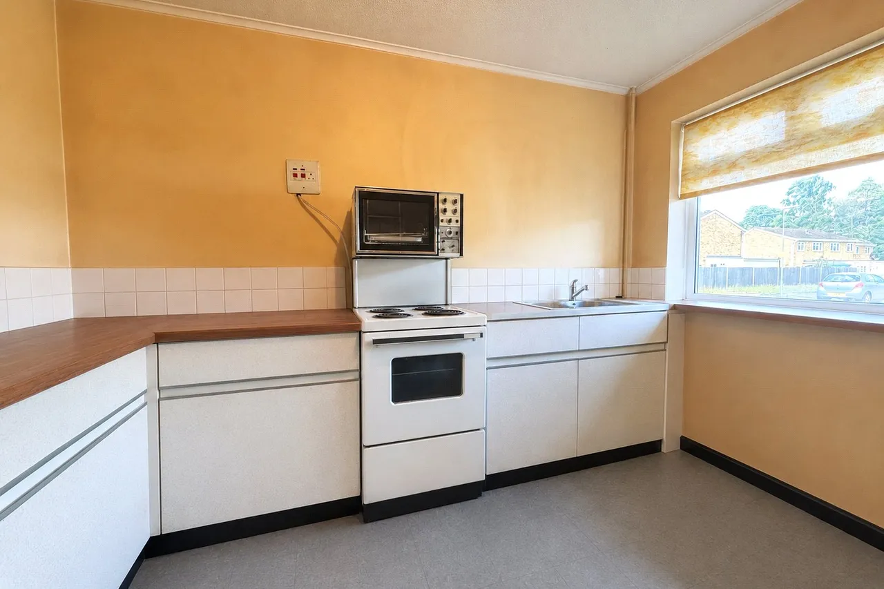 Chatsworth Road, Farnborough, GU14, photo 4