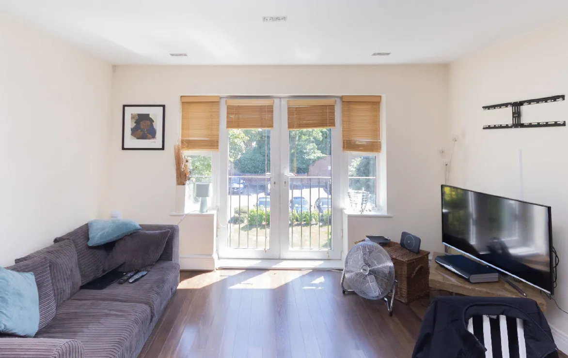 Lovelace Gardens, Surbiton, KT6 6SD, photo 2