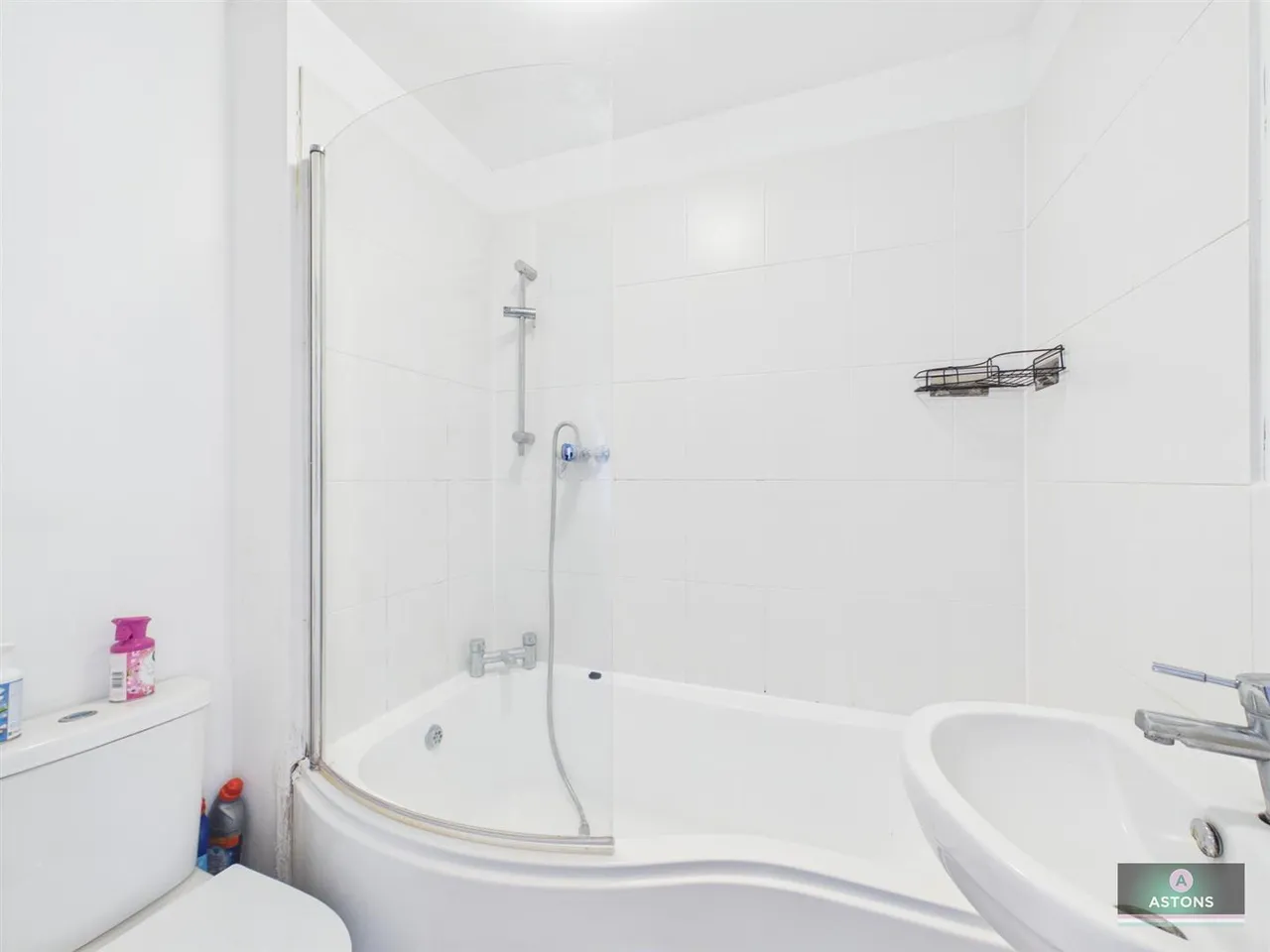 London Road, Lowfield Heath, photo 7