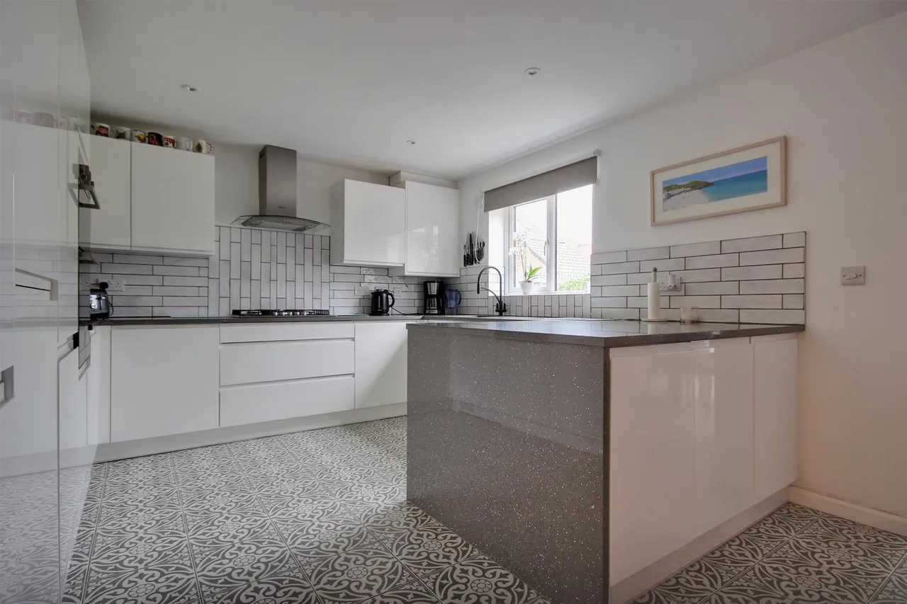 Walker Close, Beverley, photo 7