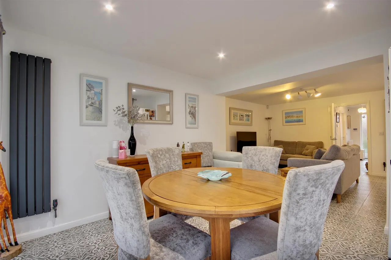 Walker Close, Beverley, photo 4