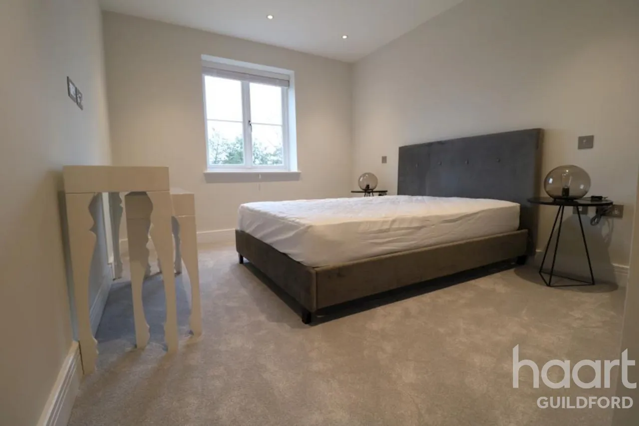 Epsom Road, GU1, photo 8