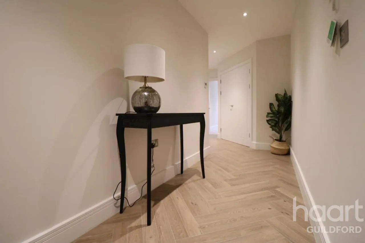 Epsom Road, GU1, photo 5