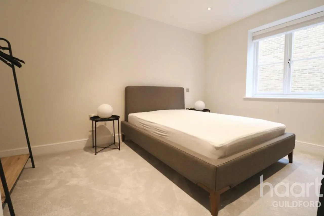 Epsom Road, GU1, photo 11