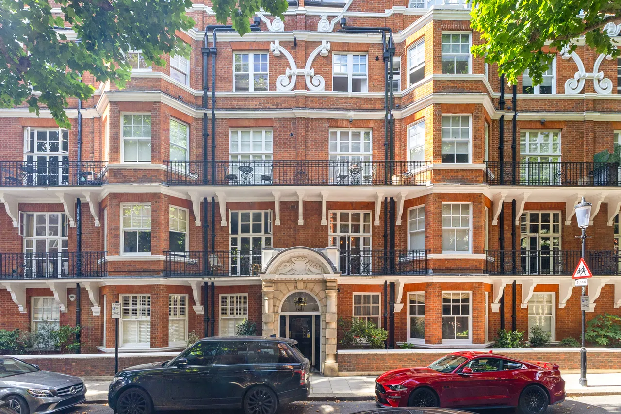 3 bed flat for sale — St. Loo Avenue, London, SW3